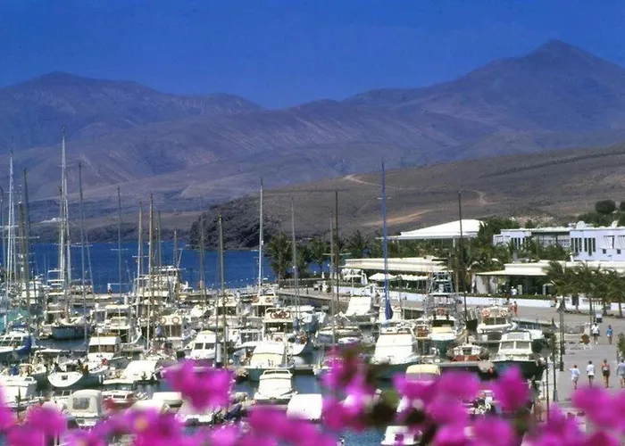 Lovely Mojones Casa Jasmine Heated Pool Short Walk To Puerto del Carmen (Lanzarote)